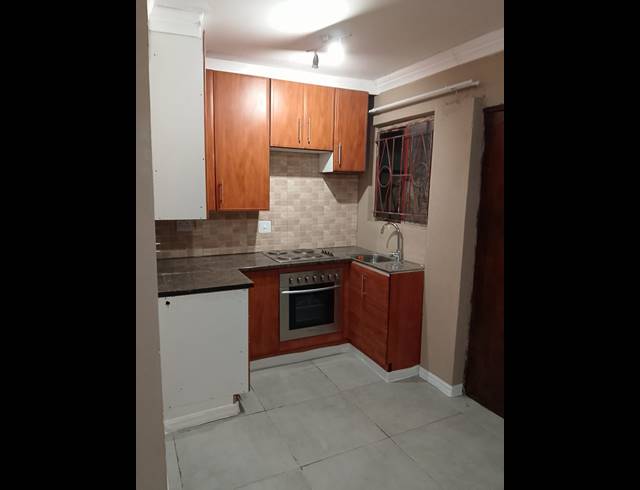 4 BEDROOM HOUSE FOR SALE IN SEBOKENG ZONE 10